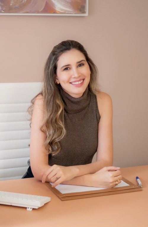 Dra. Flávia Dias